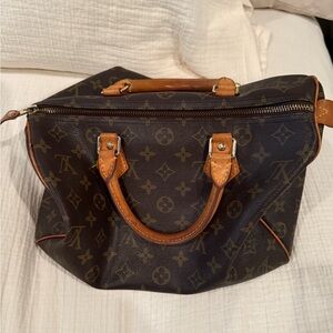 Louis Vuttion Speedy